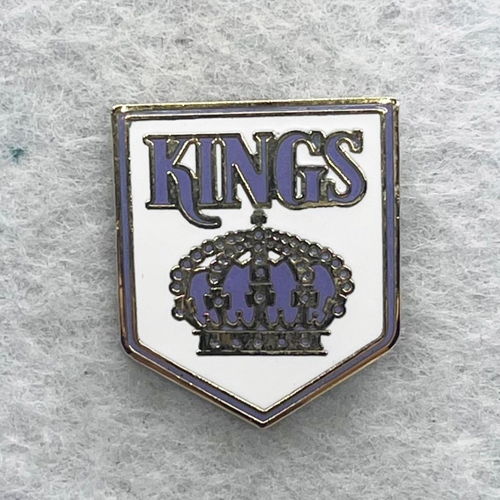 🔮 5/$25‎ Vintage NHL Los Angeles Kings Crown Hockey Pin